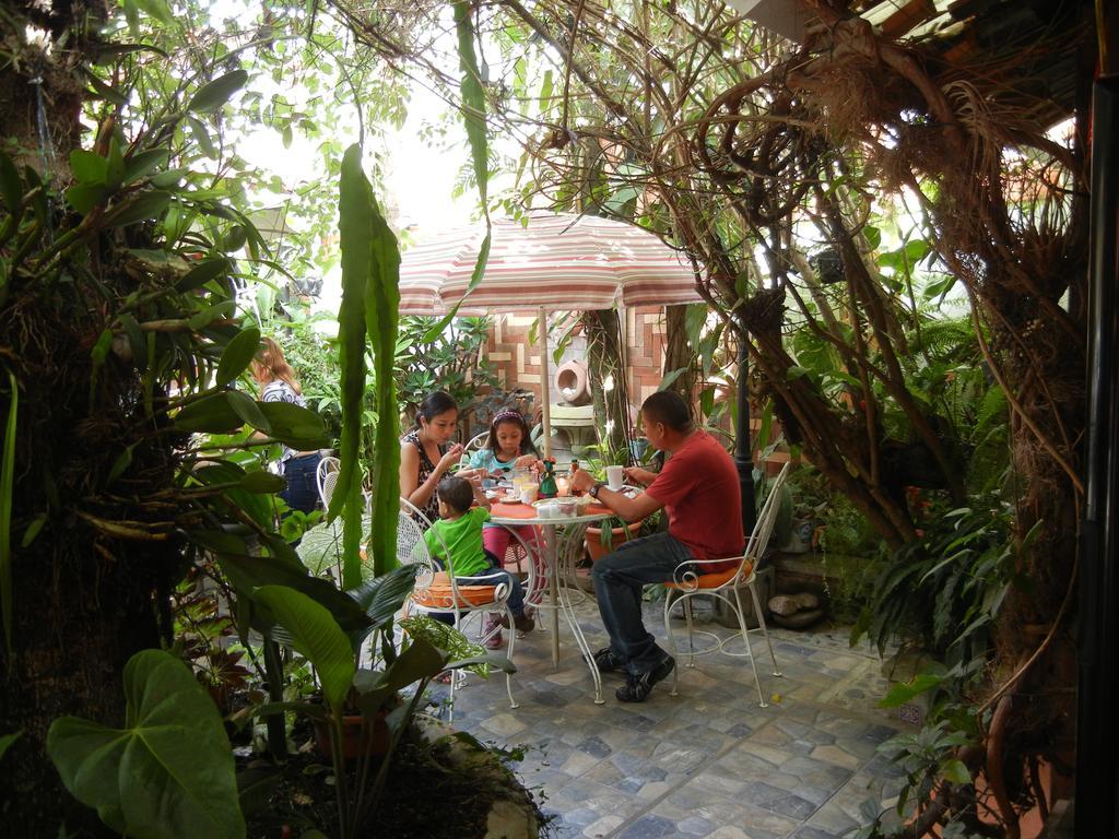 Casa Gabriela Hotel Copan Exterior photo